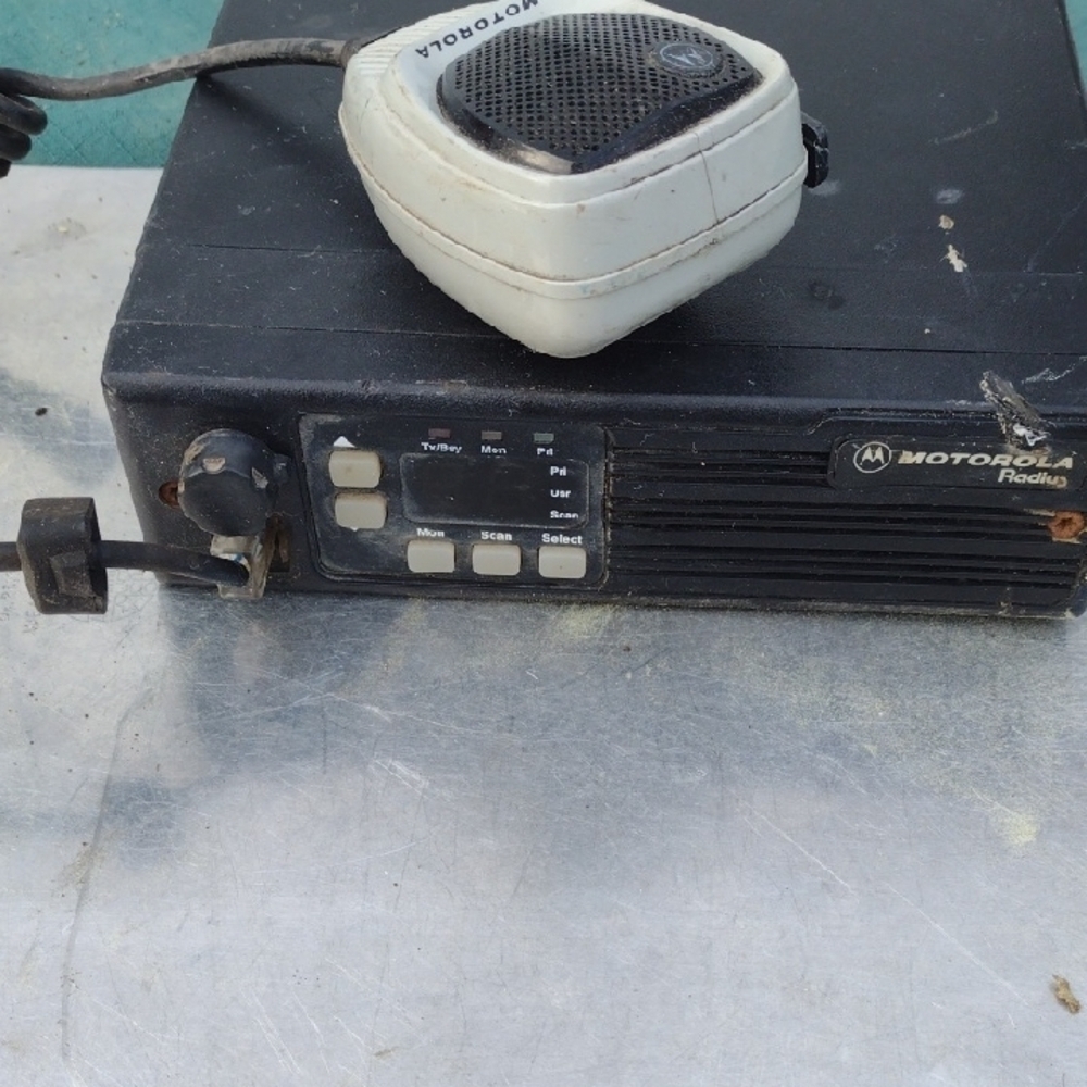 Motorola Black CB Radio with Microphone